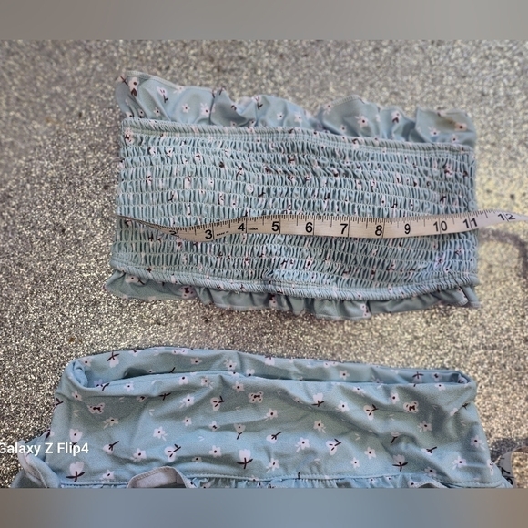 NWOT Light  Blue Floral Smocked Ruffle Trim Bandeau Bikini Top - Picture 5 of 7